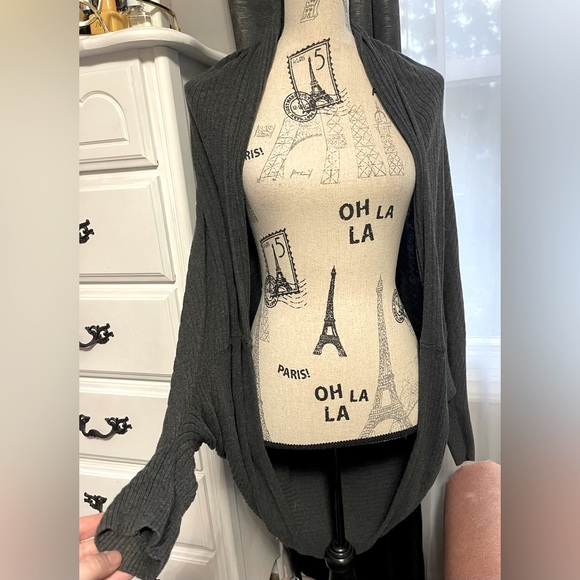 Batwing lightweight cardigan - Picture 1 of 4